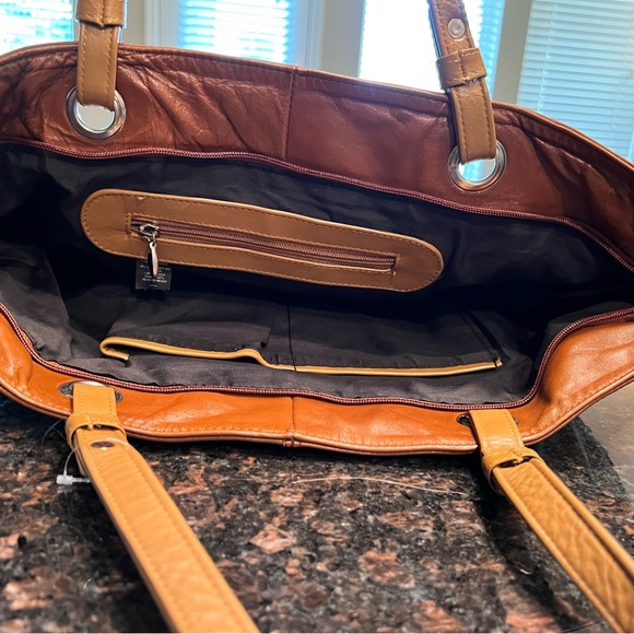 Shoulder Bag Genuine leather, woman  purse tote bag. Like NEW! - Picture 3 of 15